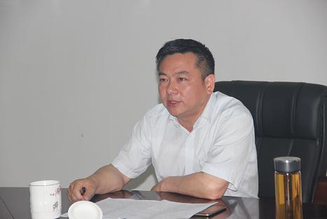 集团公司开展“三严三实”专题党课教育(图1) 集团公司开展“三严三实”专题党课教育(图1)