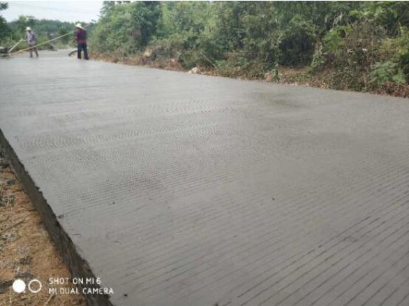 常德市脱贫攻坚自然村通水泥路工程开工建设(图2) 常德市脱贫攻坚自然村通水泥路工程开工建设(图2)
