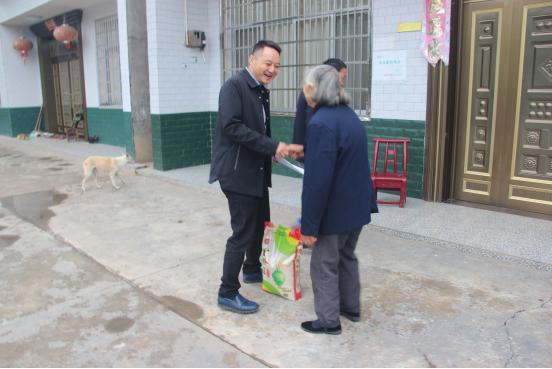 扶贫昌家村,帮扶暖民心(图1) 扶贫昌家村,帮扶暖民心(图1)